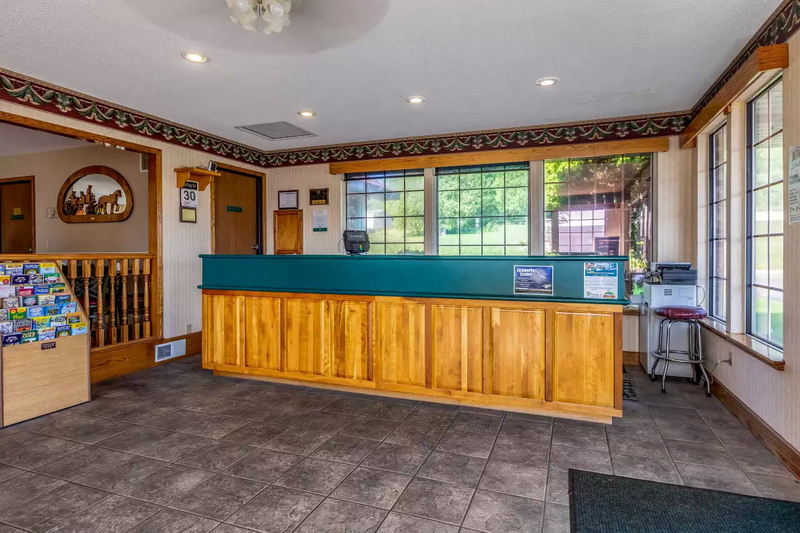 Quality Inn Lakefront (Heritage Inn Motel) - From Choice Motels Website